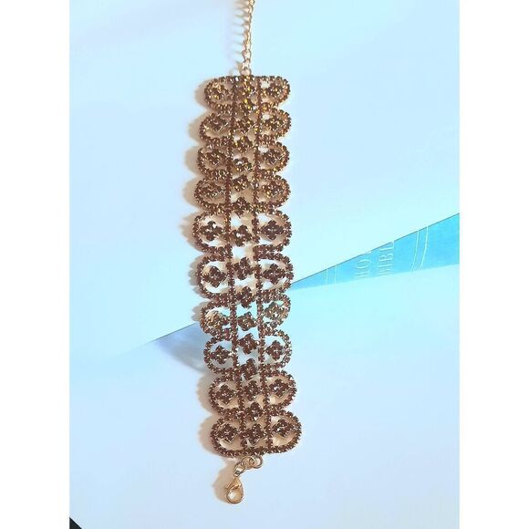 Ladies Elegant Bracelet - Style A - Picture 7 of 9